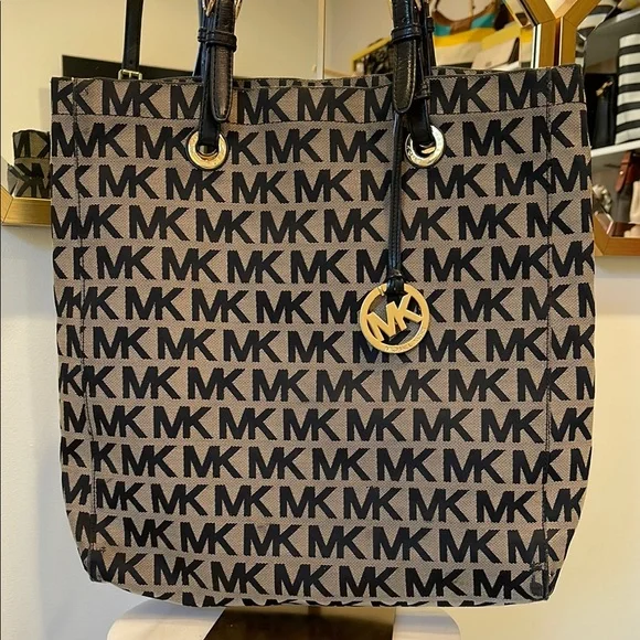 Michael Kors Tote Bag - Picture 1 of 7